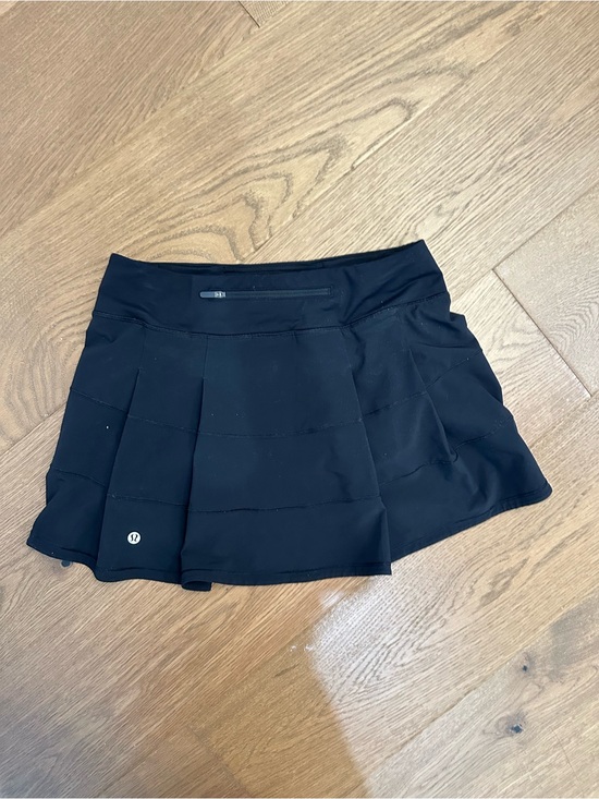lululemon athletica Dresses & Skirts - Lululemon Black Pace Skort